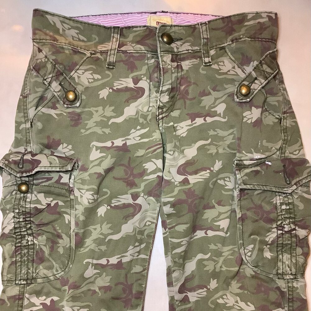 Vintage Levi Camouflage Womens Crop Bottoms